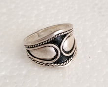 Load image into Gallery viewer, antique Tuareg elevated engraved table silver ring size 5 ,Tuareg jewelry, Sahara ring, Moroccan silver, tribal jewelry, Tuareg silver