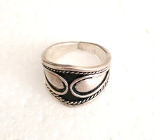 Load image into Gallery viewer, antique Tuareg elevated engraved table silver ring size 5 ,Tuareg jewelry, Sahara ring, Moroccan silver, tribal jewelry, Tuareg silver