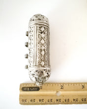 Load image into Gallery viewer, Antique Original Yemenite Jewish 'Hirz' Bawsani filigree silver pendant ,hallmarked Hirz', silver prayer Pendant,Yemen jewelry