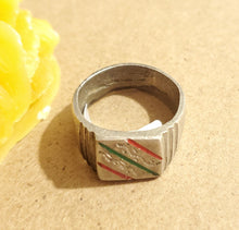 Load image into Gallery viewer, antique Tuareg elevated engraved table silver ring size 8.5, Tuareg jewelry, Sahara ring, Moroccan silver, tribal jewelry, Tuareg silver
