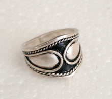 Load image into Gallery viewer, antique Tuareg elevated engraved table silver ring size 5 ,Tuareg jewelry, Sahara ring, Moroccan silver, tribal jewelry, Tuareg silver
