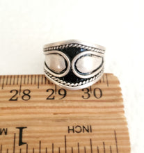 Load image into Gallery viewer, antique Tuareg elevated engraved table silver ring size 5 ,Tuareg jewelry, Sahara ring, Moroccan silver, tribal jewelry, Tuareg silver
