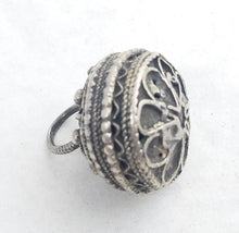 Load image into Gallery viewer, Antique Yemen Silver Bawsani pendant',silver dangles,Bawsani Yemen,filigree pendant,tribal jewelry,Vintage Bedouin
