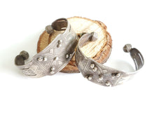 Load image into Gallery viewer, Antique Moroccan Tuareg 925 silver 1 anklets cuff bracelet, ethnic tribal, tribal bracelets,Moroccan jewelry,ethnic jewelry,Tuareg bracelets
