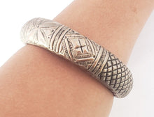 Load image into Gallery viewer, vintage Silver Bedouin single Upper Arm Bangle bracelet from Yemen ,Ethnic Tribal cuff, Antique ,Boho jewelry , Ethnic, East African
